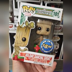 Holiday Dancing Groot Vinyl Bobblehead